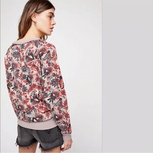 FREE PEOPLE Go On Get Floral Long Sleeve Over Sized Sweatshirt Pull Over